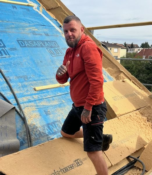Mickael Freymann – Aide couvreur zingueur chez Rénovation Habitat Alsace